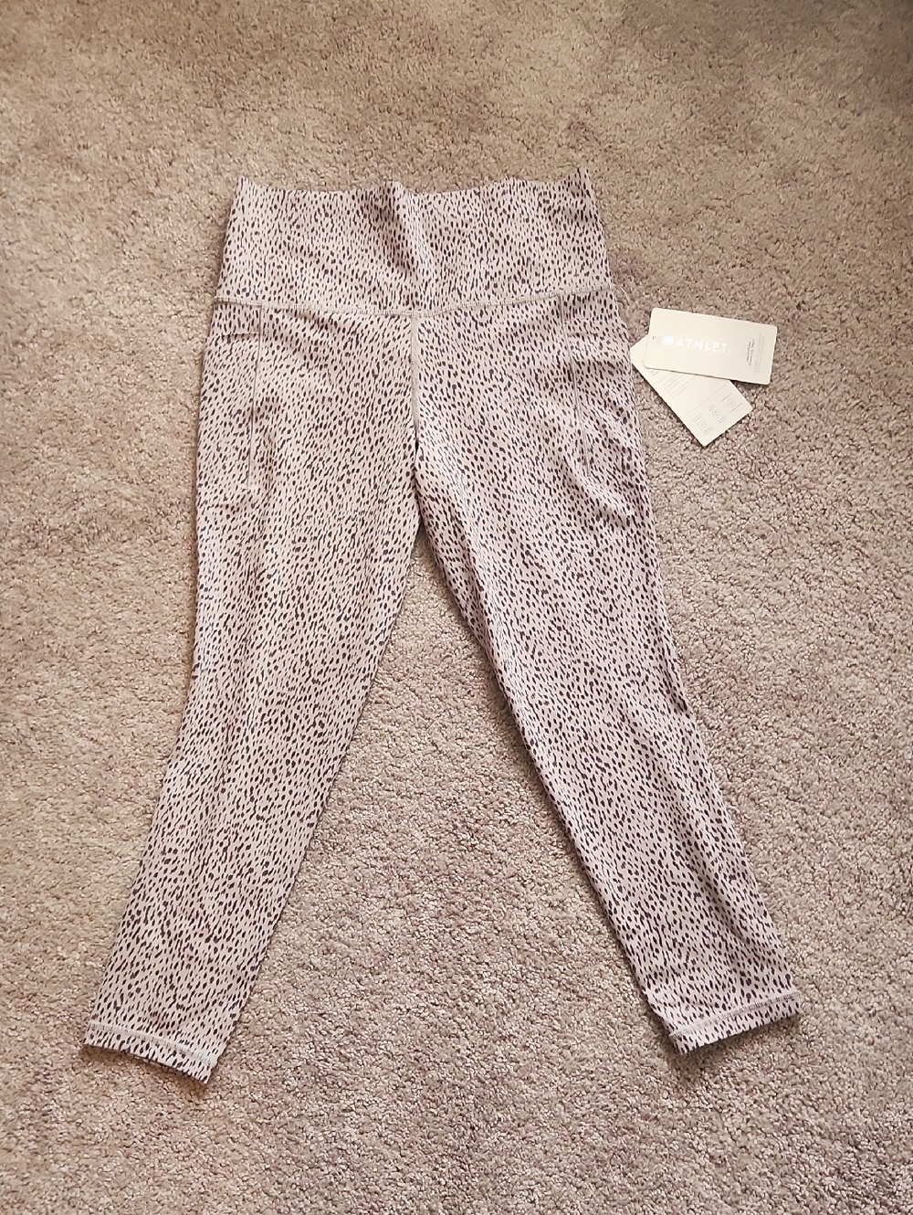 Athleta Salutation Stash 7/8 Tight